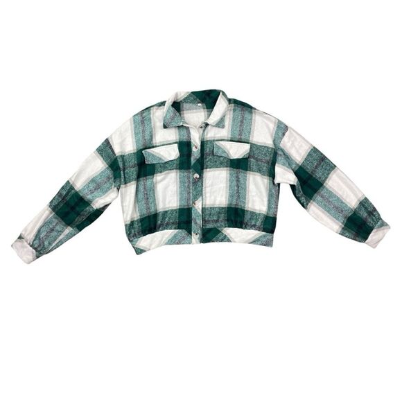 Green and white Cropped flannel button up shirt - Picture 1 of 3